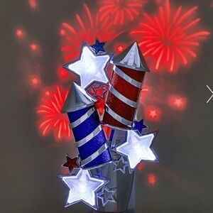 NEW White Barn RED WHITE & BLUE FIREWORKS PROJECTOR WALLFLOWER Plug